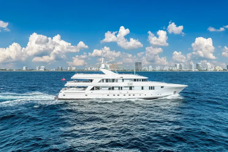 Charter Yacht STAR DIAMOND - Admiral 46m - 5 Cabins - Nassau - Exumas - Bahamas