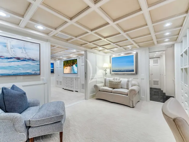 STAR DIAMOND Admiral 46m - master cabin lounge STAR DIAMOND Admiral 46m - master cabin lounge