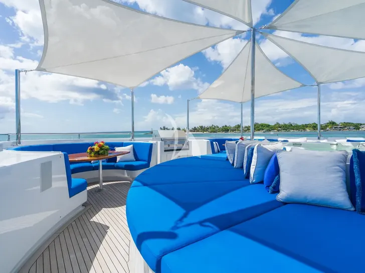 STAR DIAMOND Admiral 46m - sundeck lounge and sun beds STAR DIAMOND Admiral 46m - sundeck lounge and sun beds