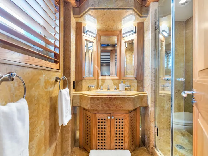 STAR DIAMOND Admiral 46m - twin cabin 1 bathroom STAR DIAMOND Admiral 46m - twin cabin 1 bathroom