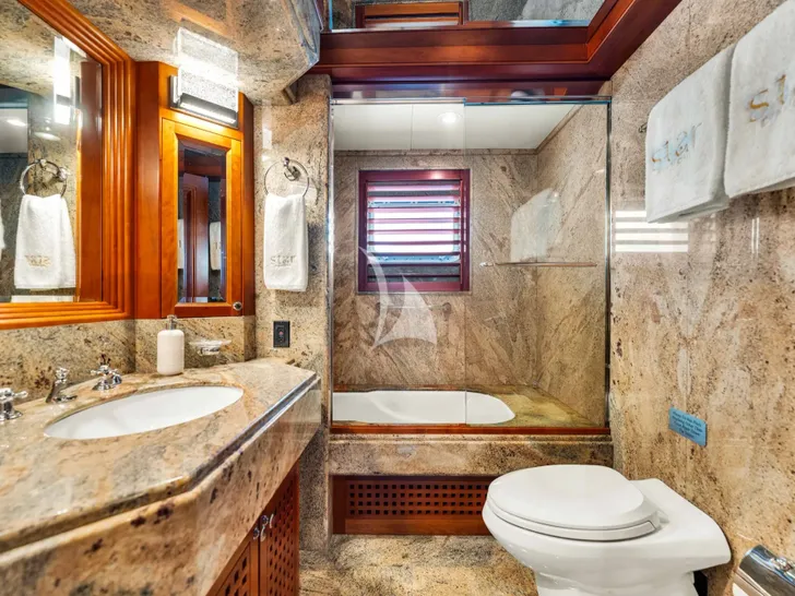 STAR DIAMOND Admiral 46m - twin cabin 2 bathroom STAR DIAMOND Admiral 46m - twin cabin 2 bathroom