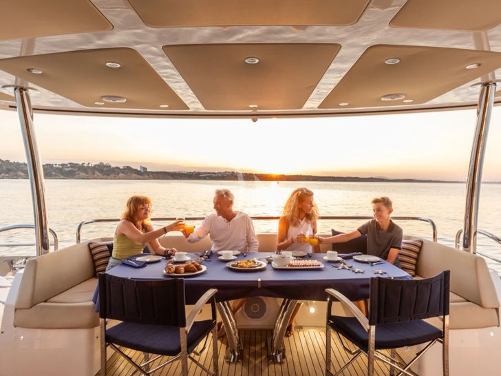 STARDUST OF MARY Sunseeker 86 - alfresco dining under the sunset STARDUST OF MARY Sunseeker 86 - alfresco dining under the sunset