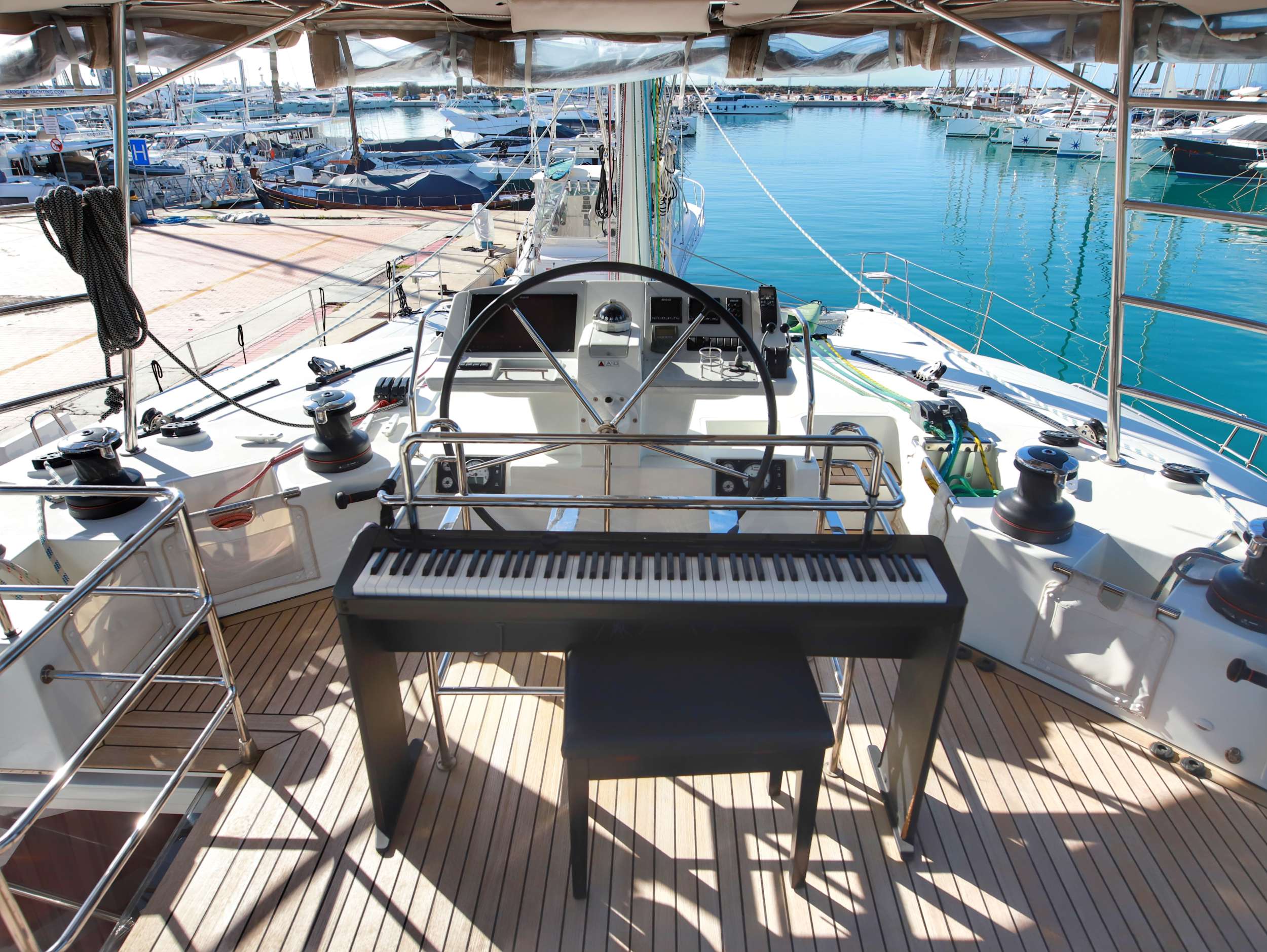 STARLIGHT Lagoon 560 - helm