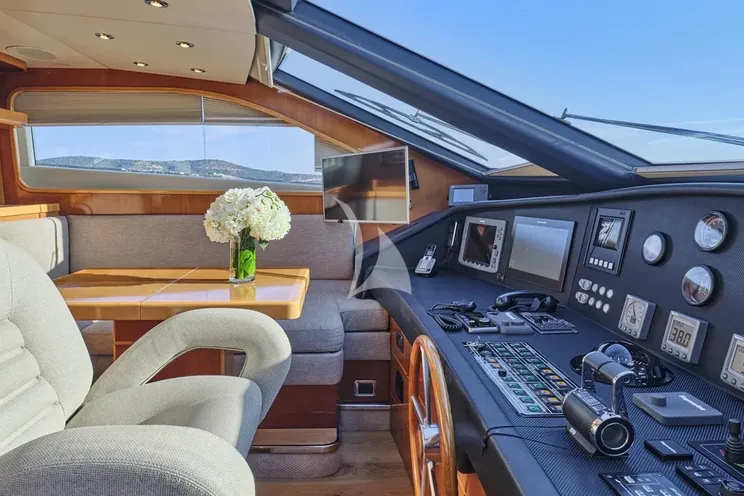 Charter Yacht STAR LINK - Falcon 90 - 4 Cabins - Athens - Mykonos - Paros - Santorini - Cyclades - Greece