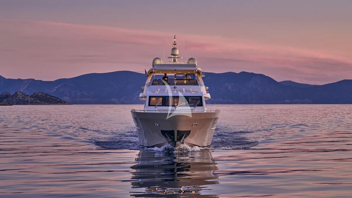 Charter Yacht STAR LINK - Falcon 90 - 4 Cabins - Athens - Mykonos - Paros - Santorini - Cyclades - Greece