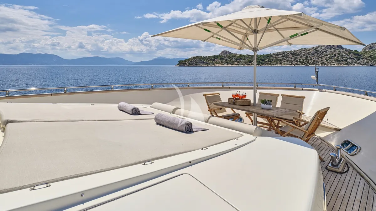 Charter Yacht STAR LINK - Falcon 90 - 4 Cabins - Athens - Mykonos - Paros - Santorini - Cyclades - Greece