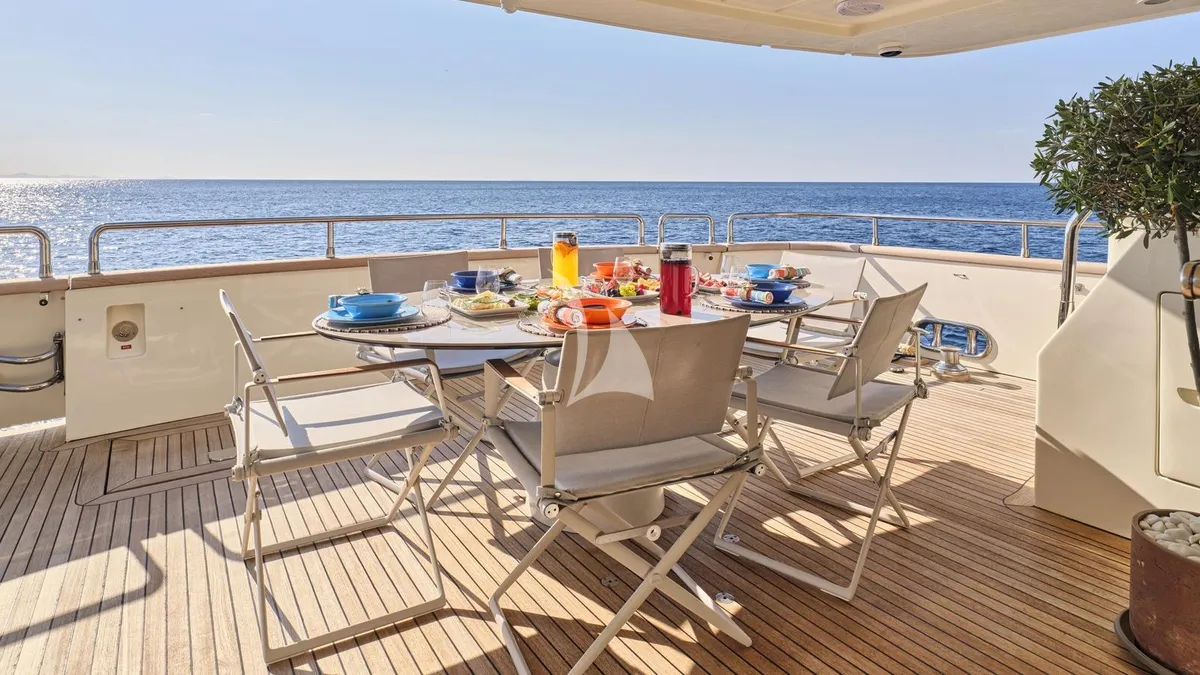 Charter Yacht STAR LINK - Falcon 90 - 4 Cabins - Athens - Mykonos - Paros - Santorini - Cyclades - Greece