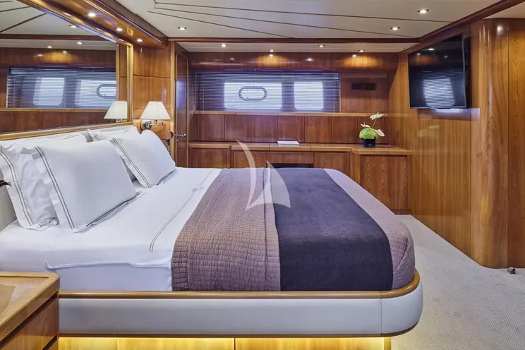 Charter Yacht STAR LINK - Falcon 90 - 4 Cabins - Athens - Mykonos - Paros - Santorini - Cyclades - Greece