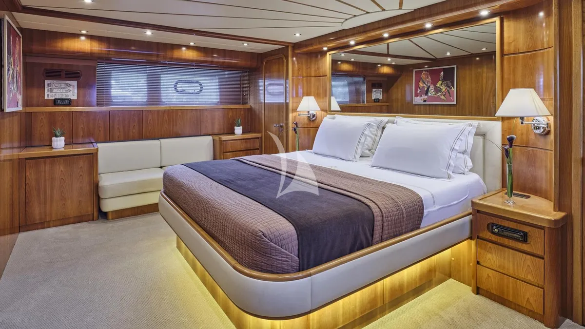 Charter Yacht STAR LINK - Falcon 90 - 4 Cabins - Athens - Mykonos - Paros - Santorini - Cyclades - Greece