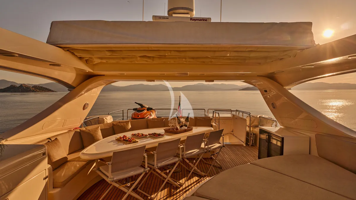 Charter Yacht STAR LINK - Falcon 90 - 4 Cabins - Athens - Mykonos - Paros - Santorini - Cyclades - Greece