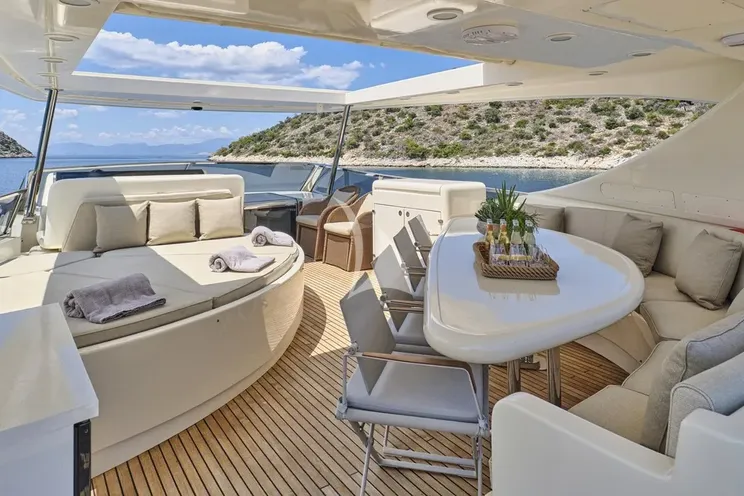 Charter Yacht STAR LINK - Falcon 90 - 4 Cabins - Athens - Mykonos - Paros - Santorini - Cyclades - Greece