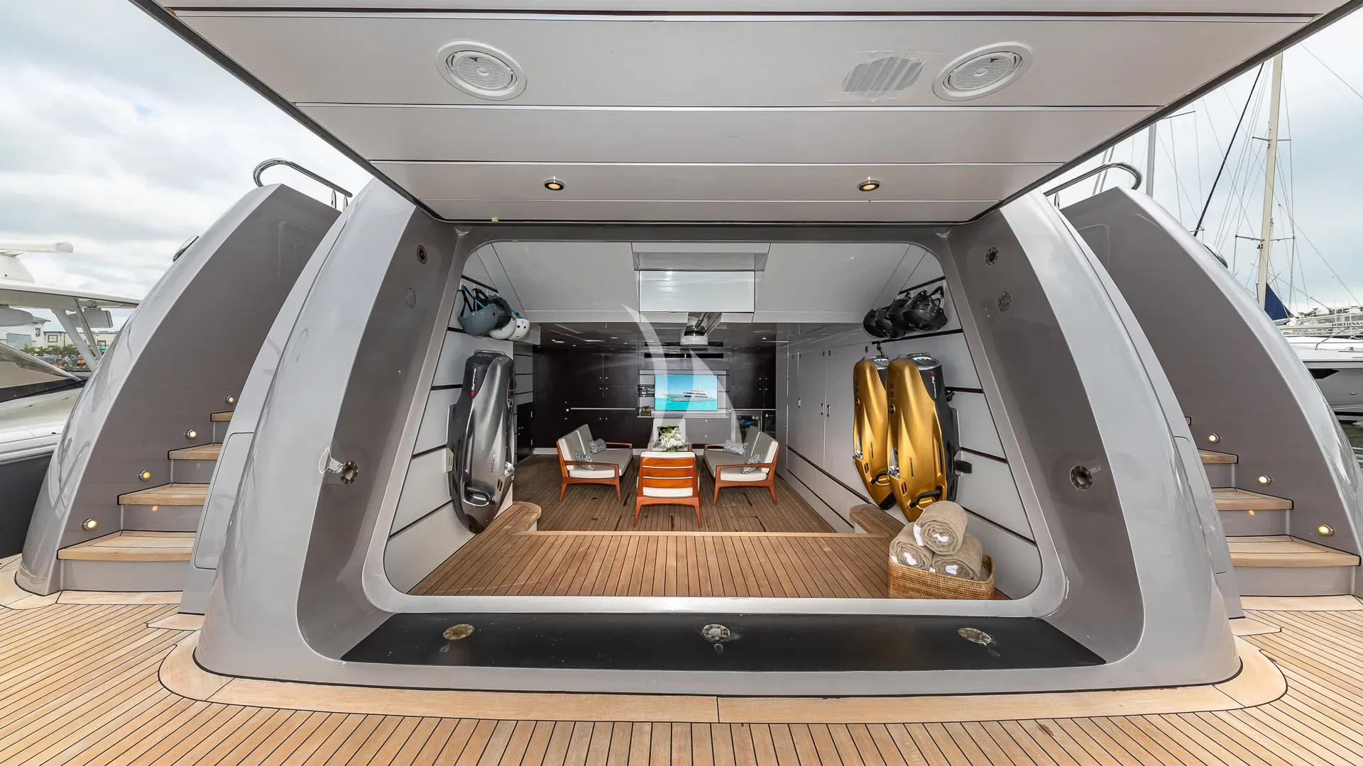 STARSHIP 185 Delta Marine 185 - beach club