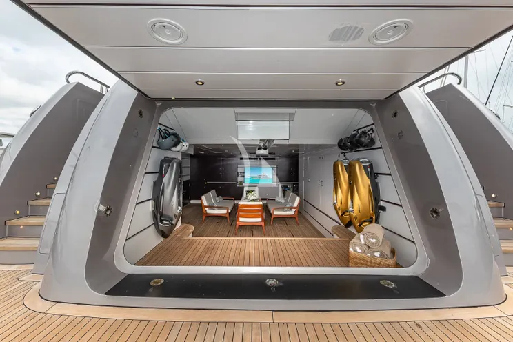 Charter Yacht STARSHIP 185` - Delta Marine 56m - 6 Cabins - Nassau - Bahamas - Florida East Coast - USA