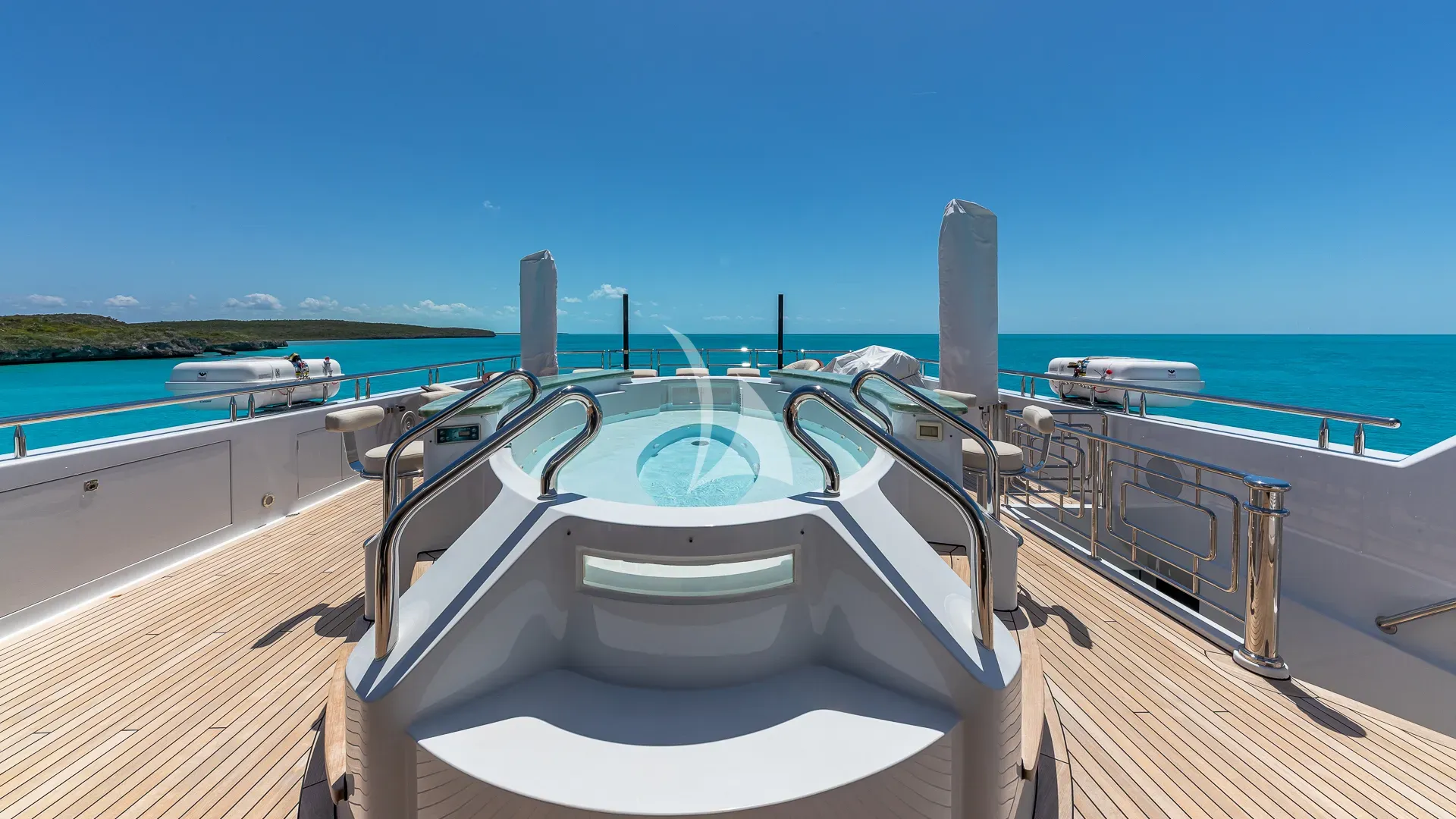 STARSHIP 185 Delta Marine 185 - sundeck jacuzzi