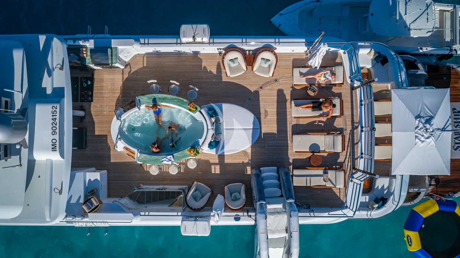 STARSHIP 185 Delta Marine 185 - sundeck top shot
