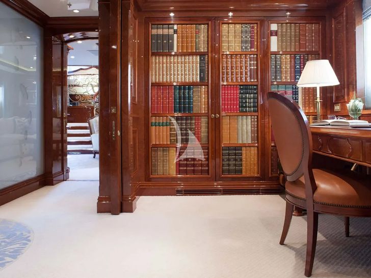 ST DAVID Benetti 60m - master cabin office ST DAVID Benetti 60m - master cabin office