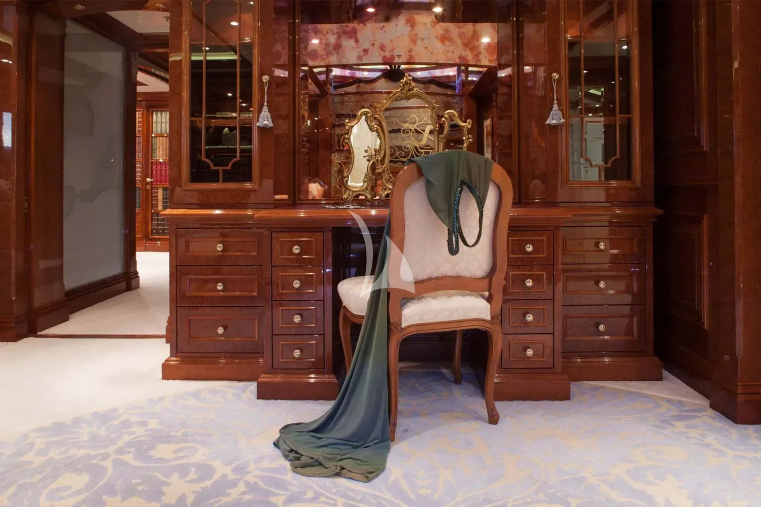 ST DAVID Benetti 60m - master cabin vanity area