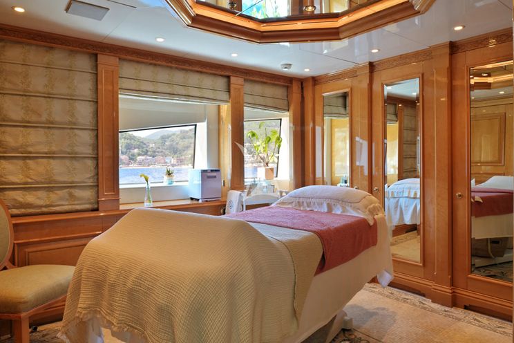 Charter Yacht ST DAVID - Benetti 60m - 6 Cabins - Cannes - St Tropez - Nice - Antibes - French Riviera