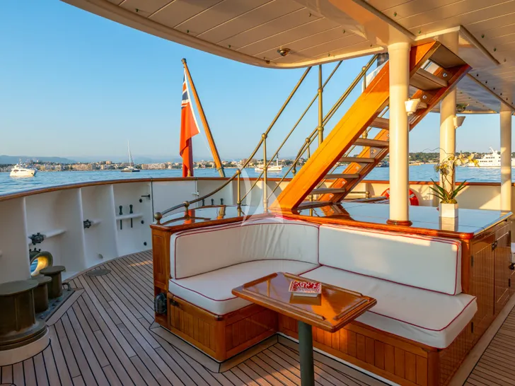 STEEL Pendennis 54m - aft deck seating STEEL Pendennis 54m - aft deck seating