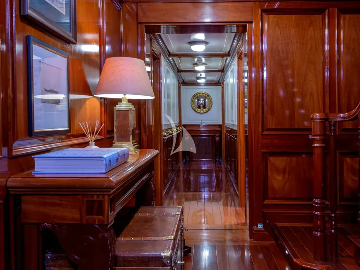 STEEL Pendennis 54m - cabin hallway STEEL Pendennis 54m - cabin hallway