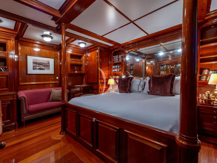 STEEL Pendennis 54m - master cabin STEEL Pendennis 54m - master cabin