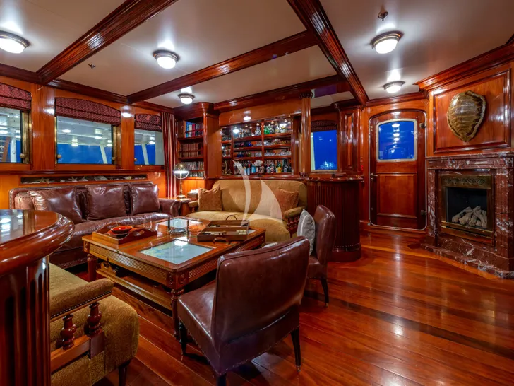 STEEL Pendennis 54m - saloon wide shot STEEL Pendennis 54m - saloon wide shot