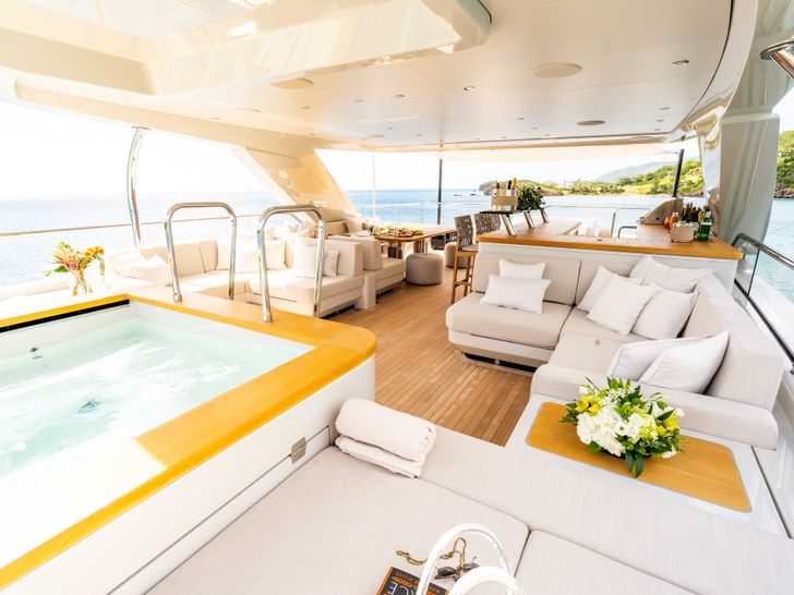 STELLAMAR Cantierre Delle Marche RJ115 flybridge STELLAMAR Cantierre Delle Marche RJ115 flybridge
