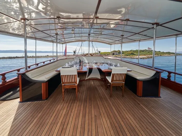 STELLA MARIS Gulet Motor Sailor 38m - aft alfresco dining area STELLA MARIS Gulet Motor Sailor 38m - aft alfresco dining area
