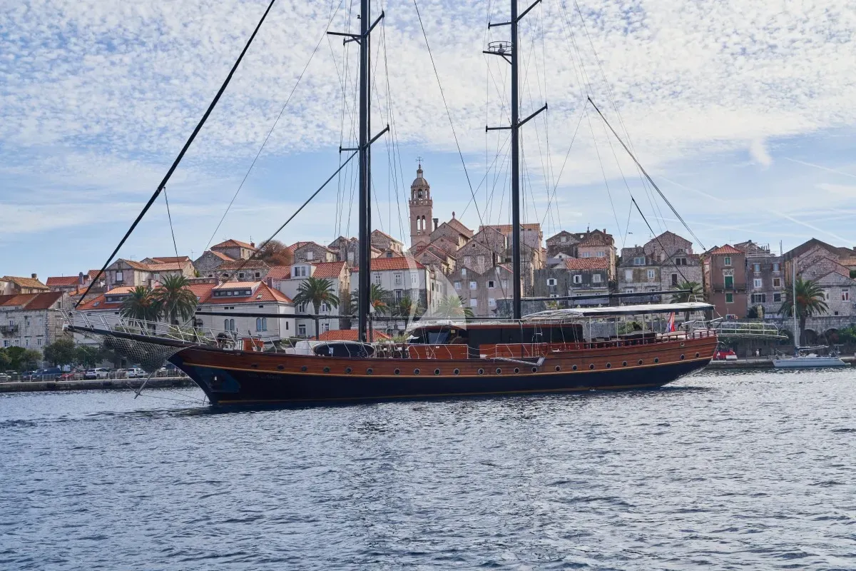 Charter Yacht STELLA MARIS - Gulet Motor Sailor 45m - 8 Cabins - Split - Dubrovnik - Hvar - Croatia