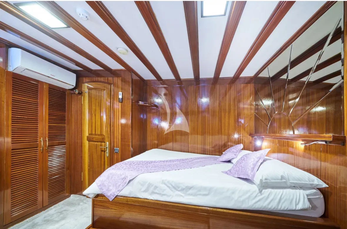 Charter Yacht STELLA MARIS - Gulet Motor Sailor 45m - 8 Cabins - Split - Dubrovnik - Hvar - Croatia