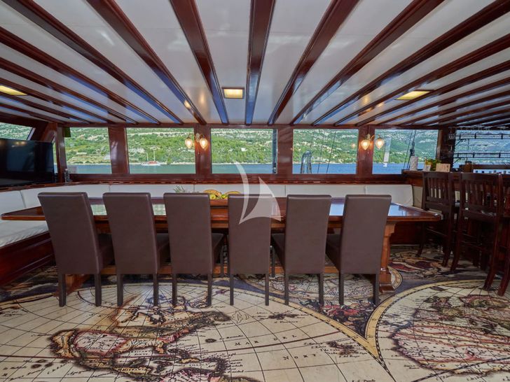 STELLA MARIS Gulet Motor Sailor 38m - main dining area STELLA MARIS Gulet Motor Sailor 38m - main dining area