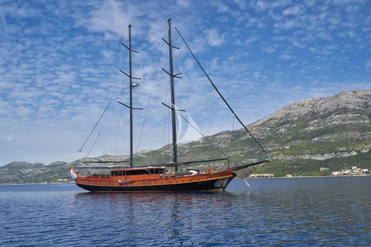 Charter Yacht STELLA MARIS - Gulet Motor Sailor 38m - 8 Cabins - Split - Dubrovnik - Hvar - Croatia