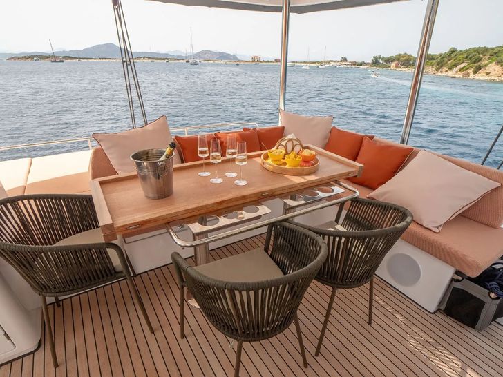 STRAFICO Lagoon 55 alfresco dining area STRAFICO Lagoon 55 alfresco dining area