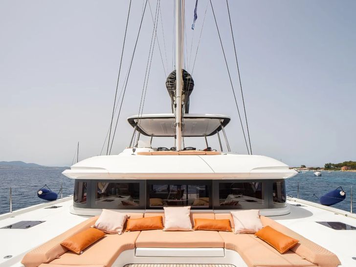 STRAFICO Lagoon 55 foredeck STRAFICO Lagoon 55 foredeck
