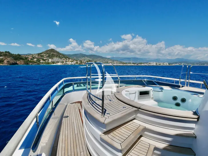 SUD Sanlorenzo SD122 - jacuzzi SUD Sanlorenzo SD122 - jacuzzi