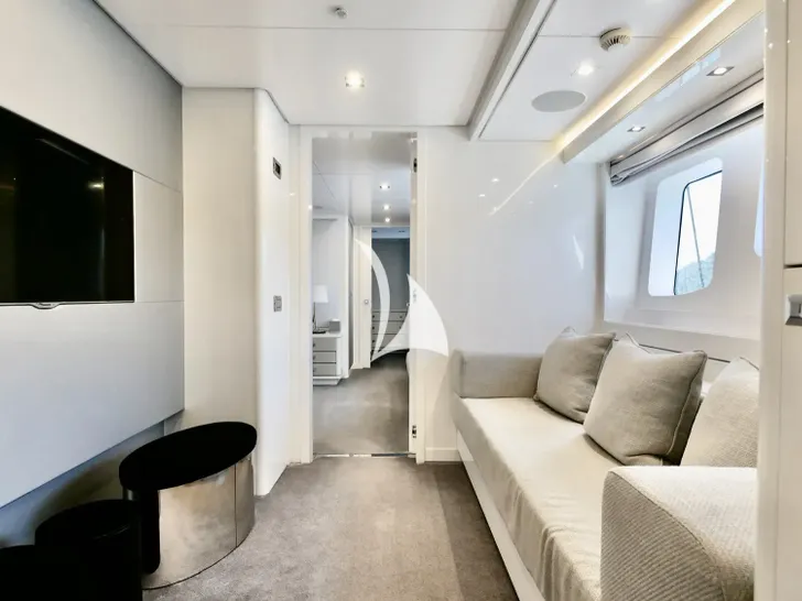 SUD Sanlorenzo SD122 - master cabin TV lounge SUD Sanlorenzo SD122 - master cabin TV lounge