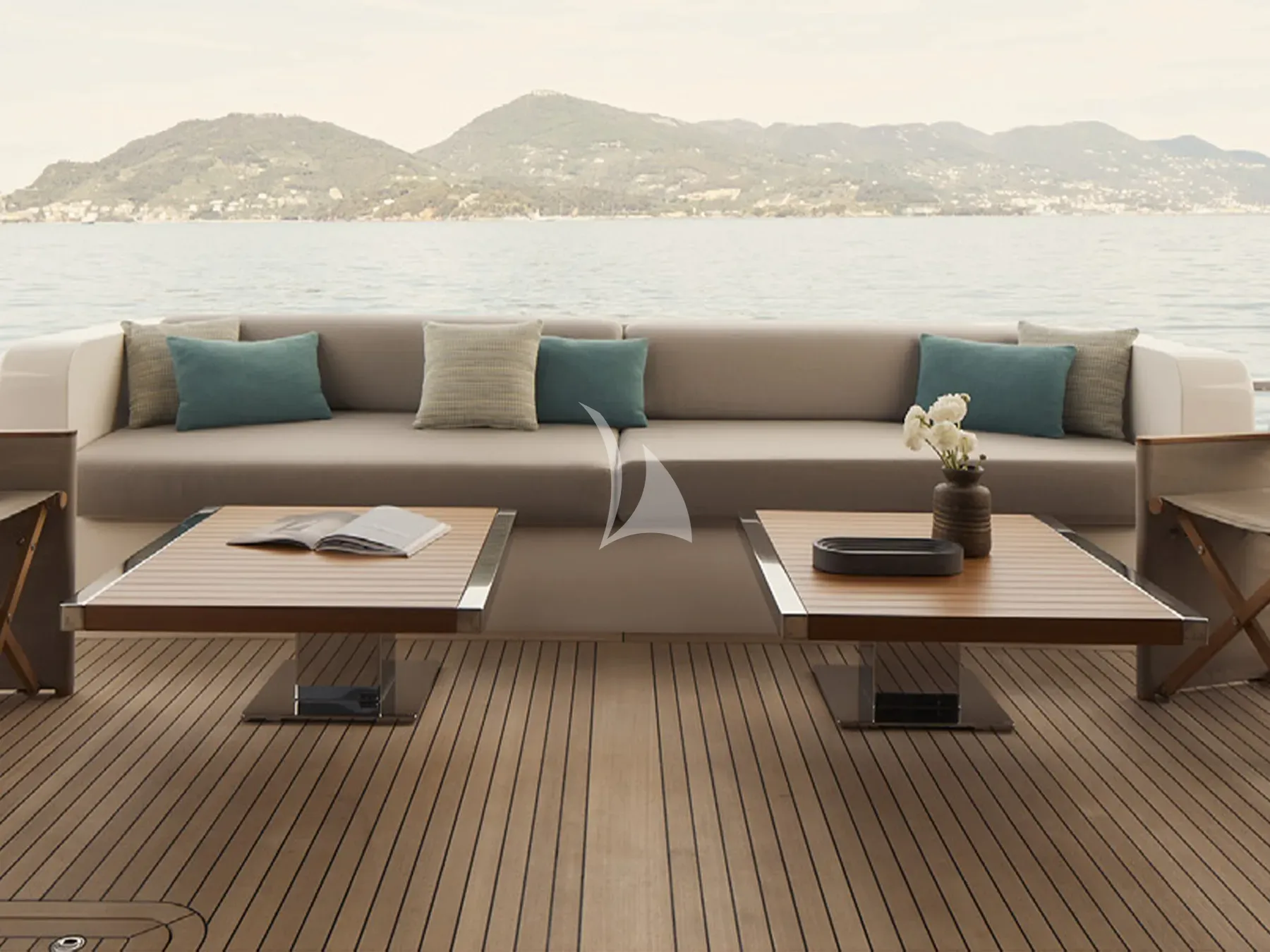 SUITU Sanlorenzo SL90A - aft deck lounge