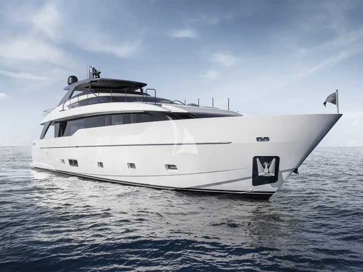 SUITU Sanlorenzo SL90A - bow view SUITU Sanlorenzo SL90A - bow view