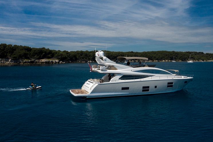 Charter Yacht SUMMER BREEZE - Pearl 75 - 4 Cabins - Cannes - Golfe Juan - Monaco - Antibes - St Tropez