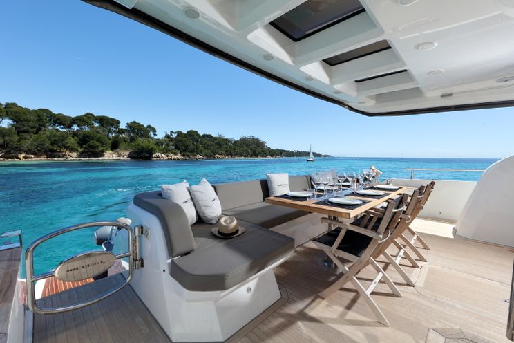 Charter Yacht SUMMER BREEZE - Pearl 75 - 4 Cabins - Cannes - Golfe Juan - Monaco - Antibes - St Tropez