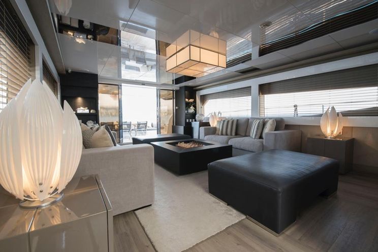 Charter Yacht SUMMER BREEZE - Pearl 75 - 4 Cabins - Cannes - Golfe Juan - Monaco - Antibes - St Tropez