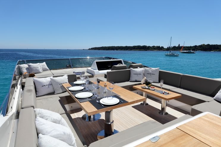 Charter Yacht SUMMER BREEZE - Pearl 75 - 4 Cabins - Cannes - Golfe Juan - Monaco - Antibes - St Tropez