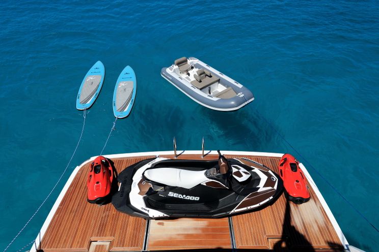 Charter Yacht SUMMER BREEZE - Pearl 75 - 4 Cabins - Cannes - Golfe Juan - Monaco - Antibes - St Tropez