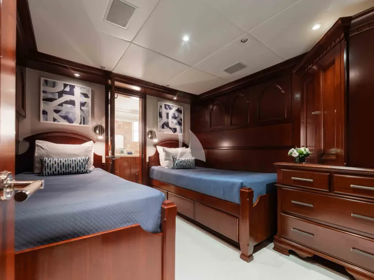 SUMMERDANCE Trinity 146 - twin cabin SUMMERDANCE Trinity 146 - twin cabin