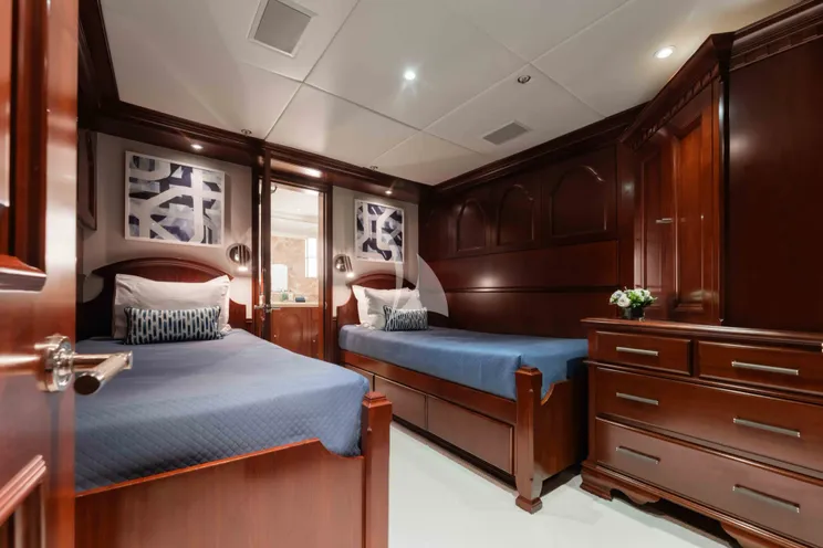 Charter Yacht SUMMERDANCE - Trinity 146 - 5 Cabins - Nassau - Exumas - Bahamas