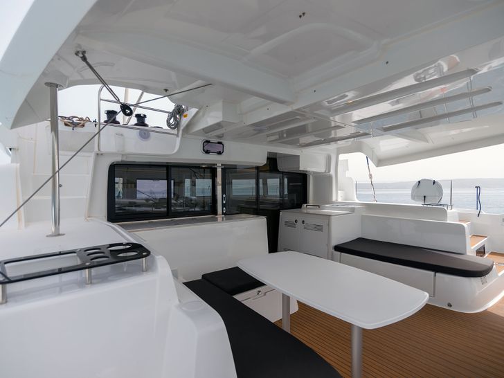 SUMMER MAGIC Lagoon 46F - aft deck wide shot SUMMER MAGIC Lagoon 46F - aft deck wide shot