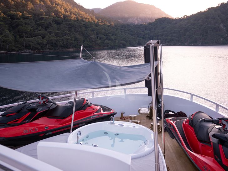 SUN Arcadia 35m Jacuzzi SUN Arcadia 35m Jacuzzi