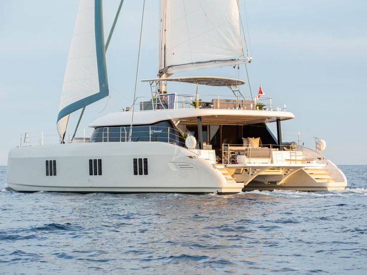 SUNBREEZE Sunreef 60 - side profile SUNBREEZE Sunreef 60 - side profile