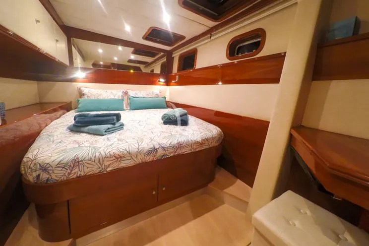 Charter Yacht SUNNYACHT - Sunreef 62 - 3 Cabins - Cannes - Monaco - St Tropez - French Riviera