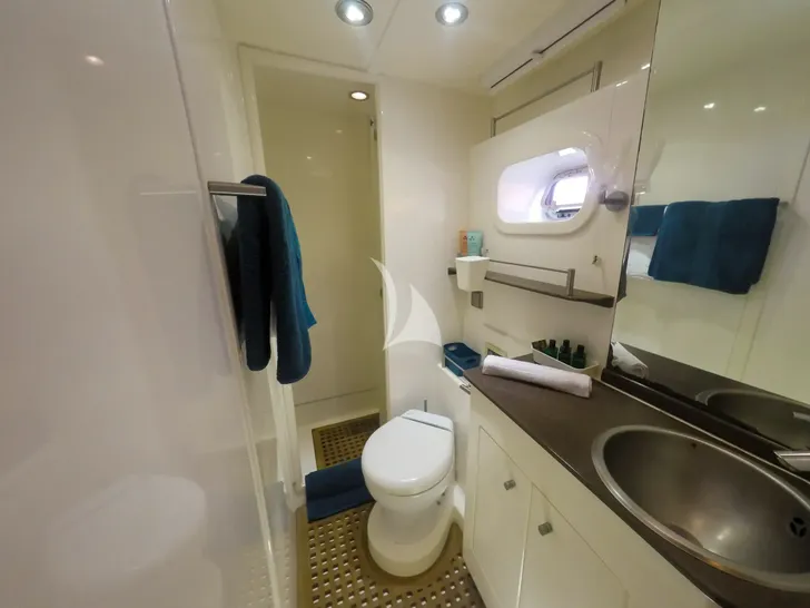 SUNNYACHT Sunreef 62 - cabin bathroom SUNNYACHT Sunreef 62 - cabin bathroom